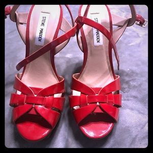 Steve Madden never worn Red  patten leather heels